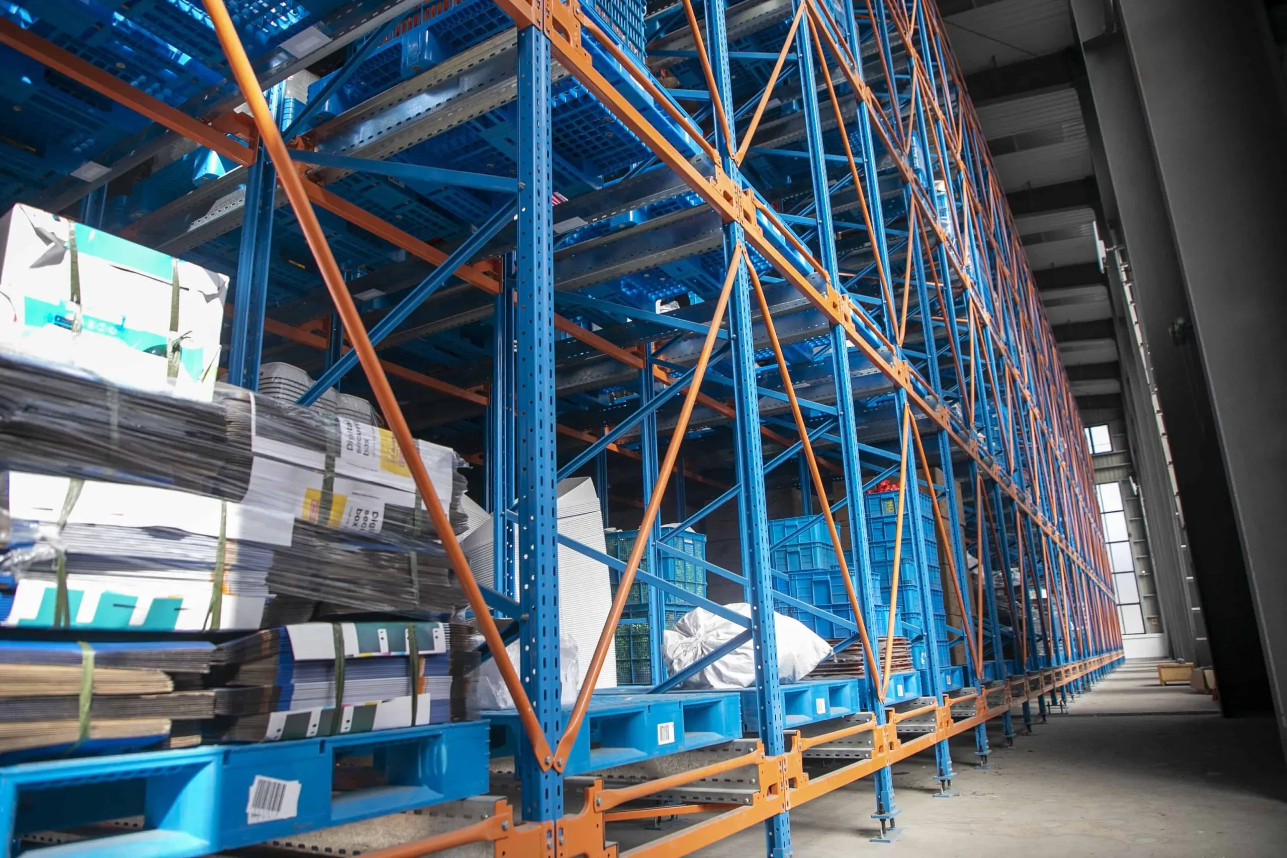 Zikoo Robotics R Bot Smart Four Way Pallet Shuttle Injection Molding Industry Shelf To Person Scaled Zikoo Robotics R Bot Smart Four Way Pallet Shuttle Injection Molding Industry Shelf To Person Scaled