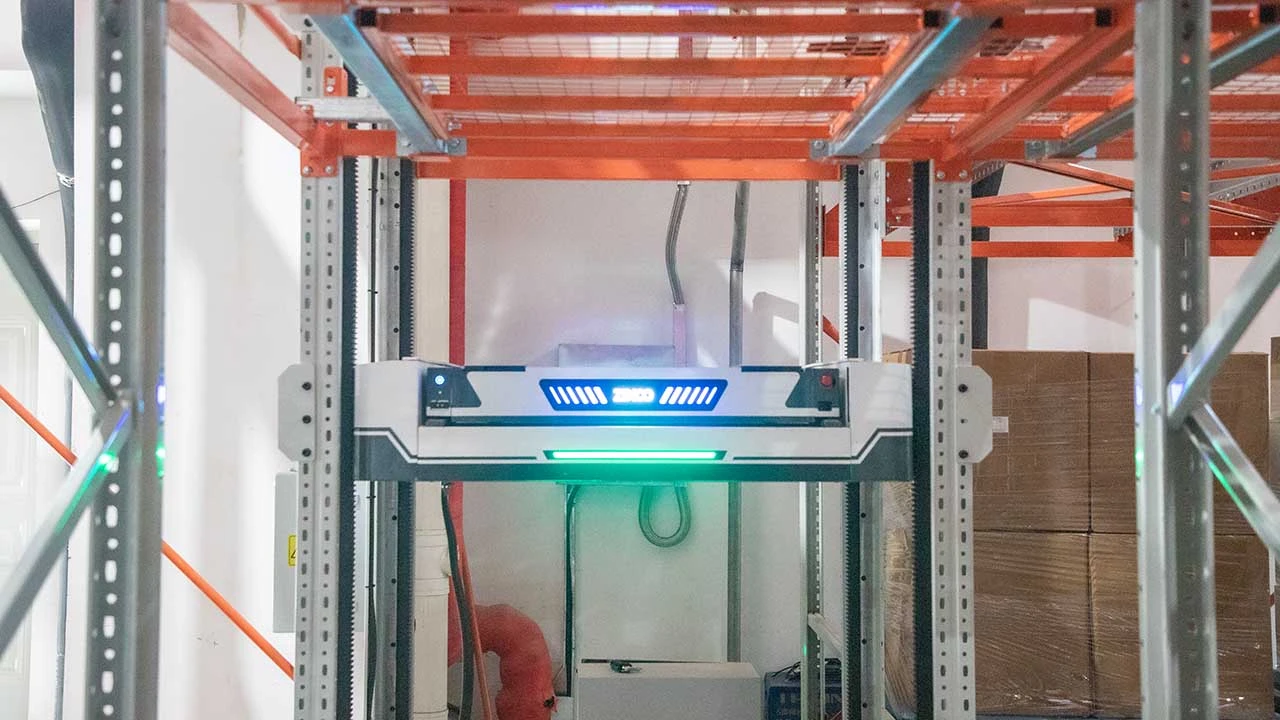Zikoo Robotics 4 way pallet shuttle 1