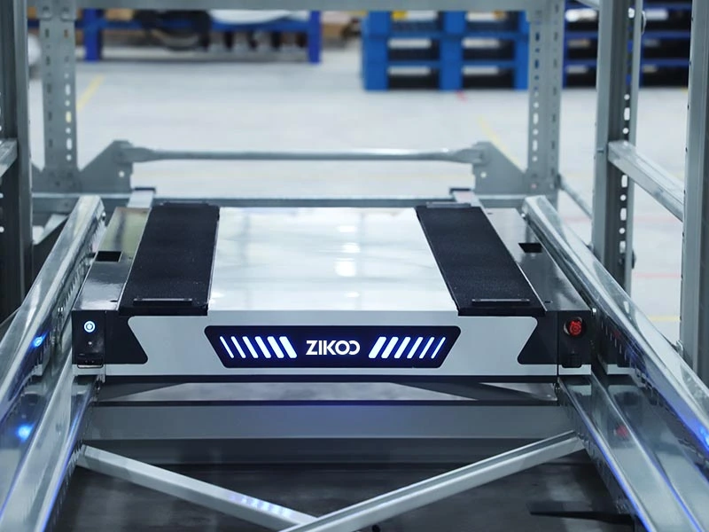 Zikoo Robotics Four-way shuttle working in dense storage with automated storage retrieval system in an automatic 3D warehouse