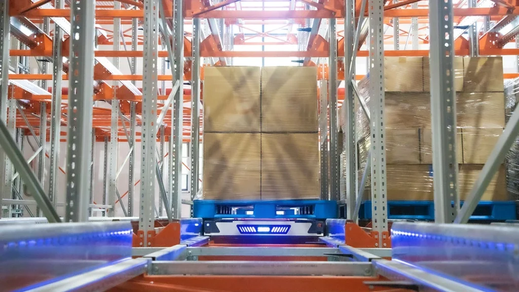 Zikoo Robotics Four-way shuttle working in dense storage with automated storage retrieval system in an automatic 3D warehouse