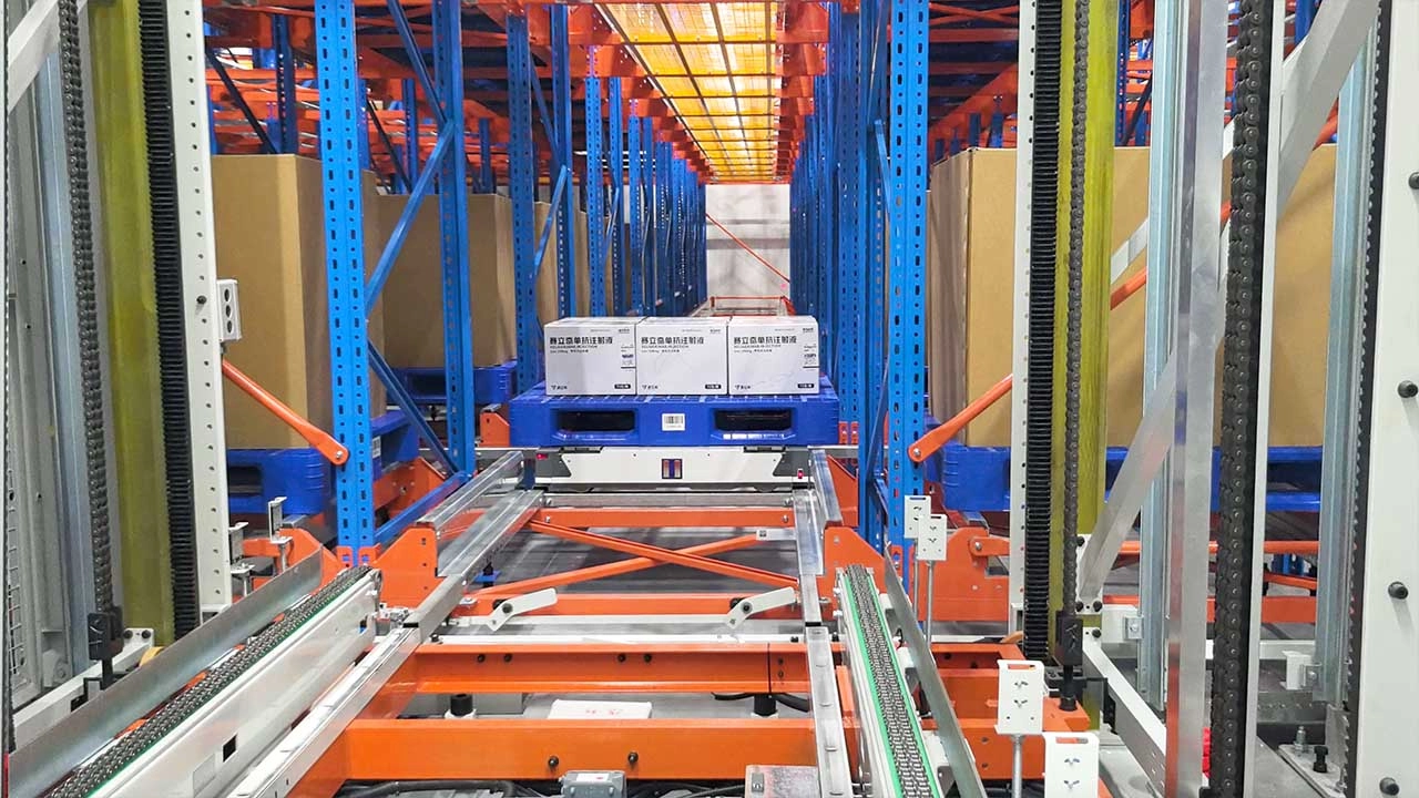 Sistema Automatizado de Almacenamiento y Recuperación de Zikoo Robotics en almacenamiento denso farmacéutico, almacén 3D automático