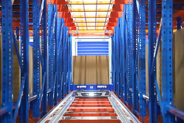 E-commerce High-Throughput Warehouse